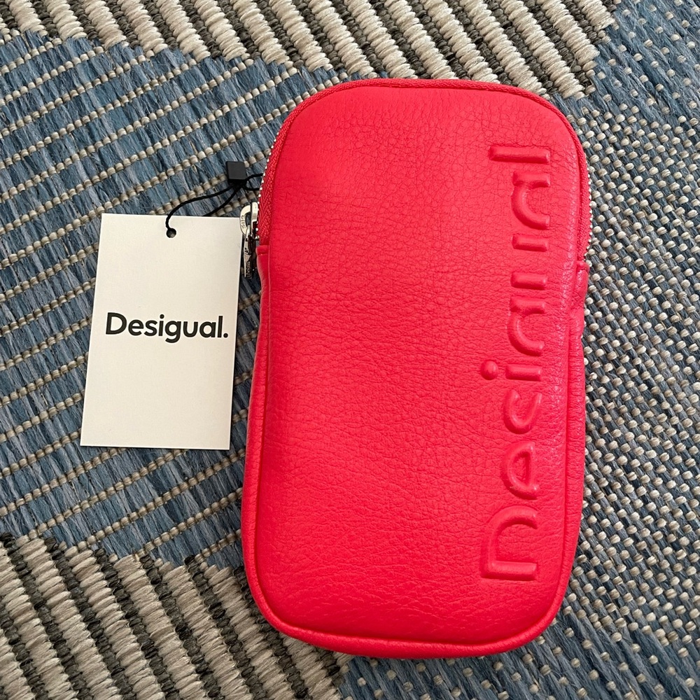 NWT - Brand New Desigual mobile bag with zipper